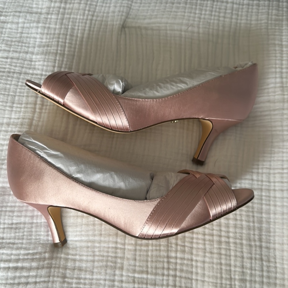Nina Contesa — Pink Quartz crys color — kitten heels